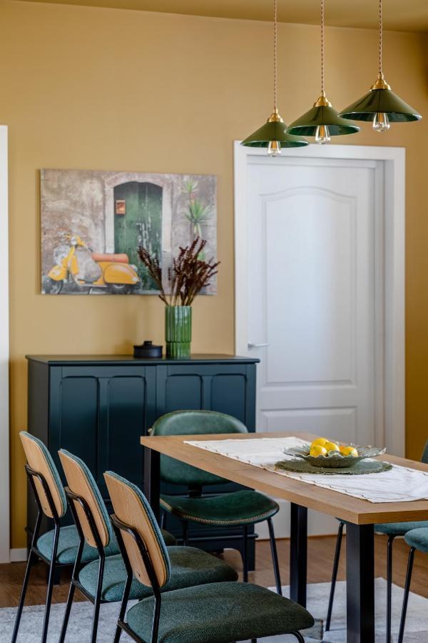 Holt - Dolce In Napoli Apartment Букурещ Екстериор снимка